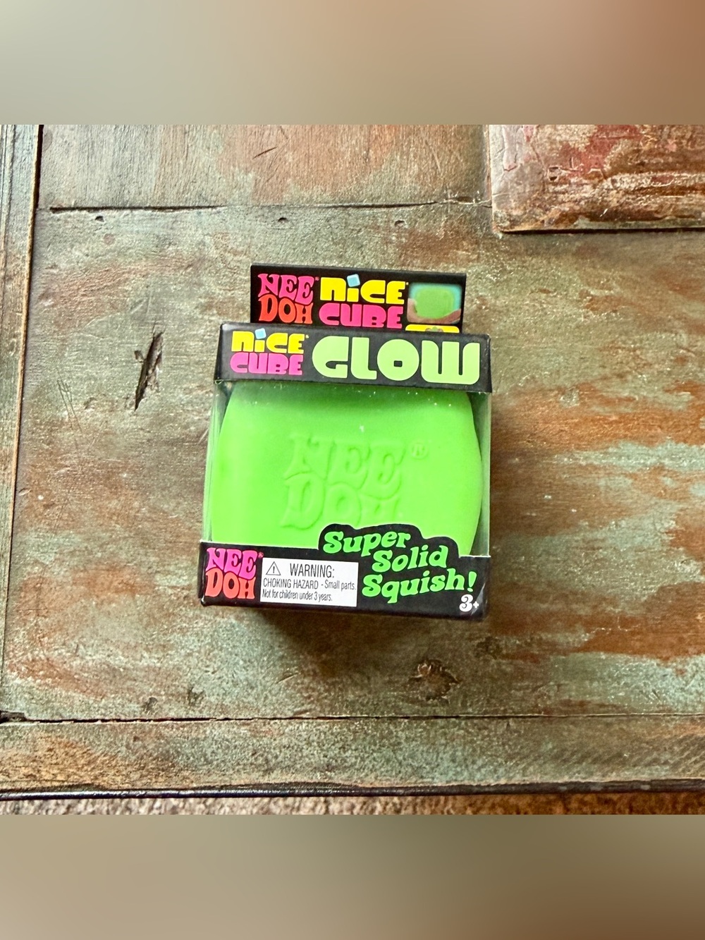 NIB NeeDoh Nice Cube Glow - Green! Super Solid Squish!